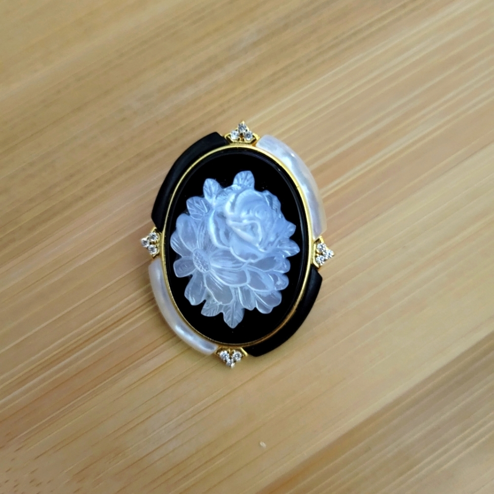 Flower Pendant Brooch